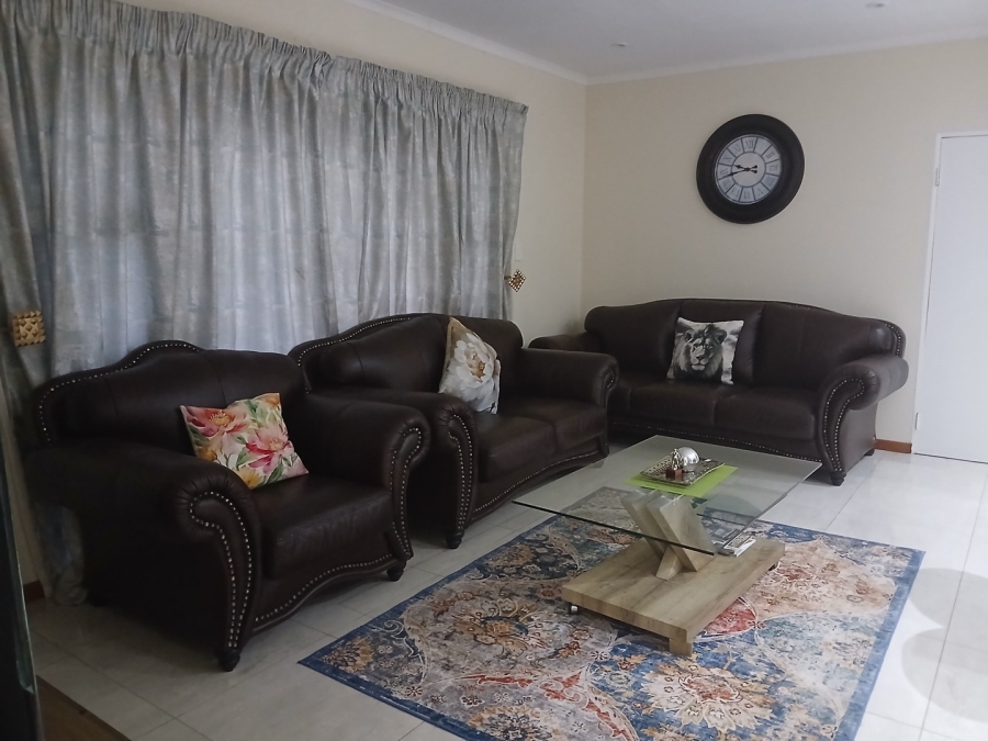 3 Bedroom Property for Sale in Cove Rock Eastern Cape